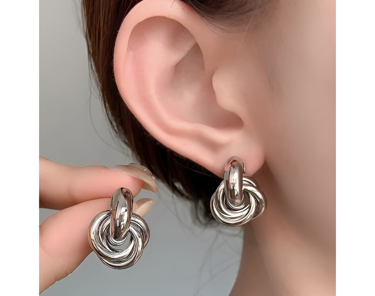 Intertwined circles stud earrings in stainless steel silver gold sold by pair