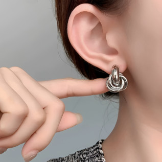Intertwined circles stud earrings in stainless steel silver gold sold by pair