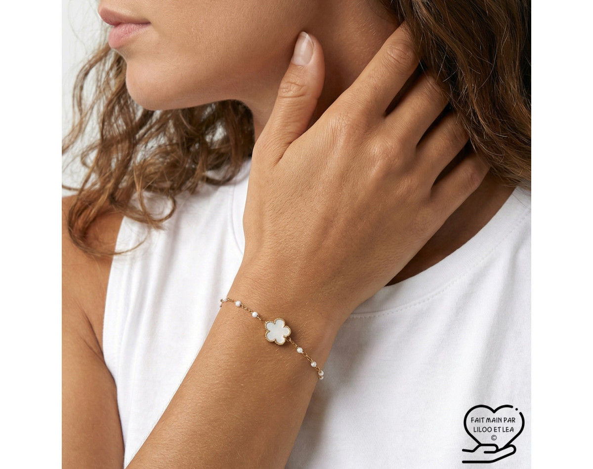Bracelet fleur de prunier en nacre blanche ou résine sur chaîne simple ou perlée en acier inoxydable argent ou or cadeau femme