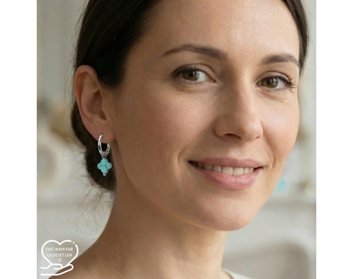 Boucles d'oreilles créoles et trèfles en pierre naturelle d'howlite turquoise acier inoxydable or argent vendues par paire