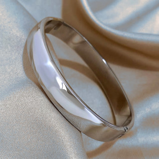 Stainless steel wide cuff bracelet silver or goldStainless steel wide cuff bracelet silver or gold