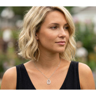 Collier personnalisé pendentif ovale creux et lettre initiale acier inoxydable argent