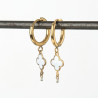 Boucles d'oreilles petites créoles et trèfles blancs en émail sur acier inoxydable argent or vendues par paire