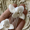 Peigne cheveux mariage JANE fleurs porcelaine à trois pétales perles d'eau douce