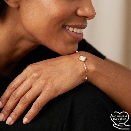 Bracelet trèfle blanc sur acier inoxydable argent or chaîne perlée bijou femme