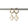 Boucles d'oreilles créoles et trèfles blancs en nacre sur acier inoxydable argent or vendues par paire cadeau femme