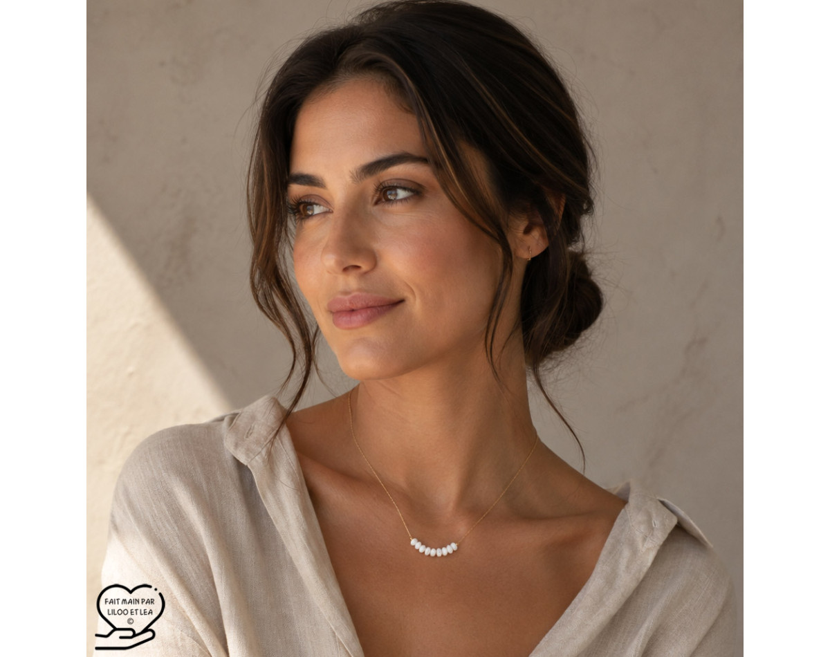 White mother-of-pearl necklace on silver or gold stainless steel woman necklace gift